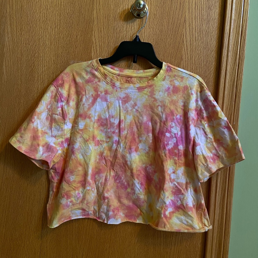 6/$25💗- Tie Dye Crop Top